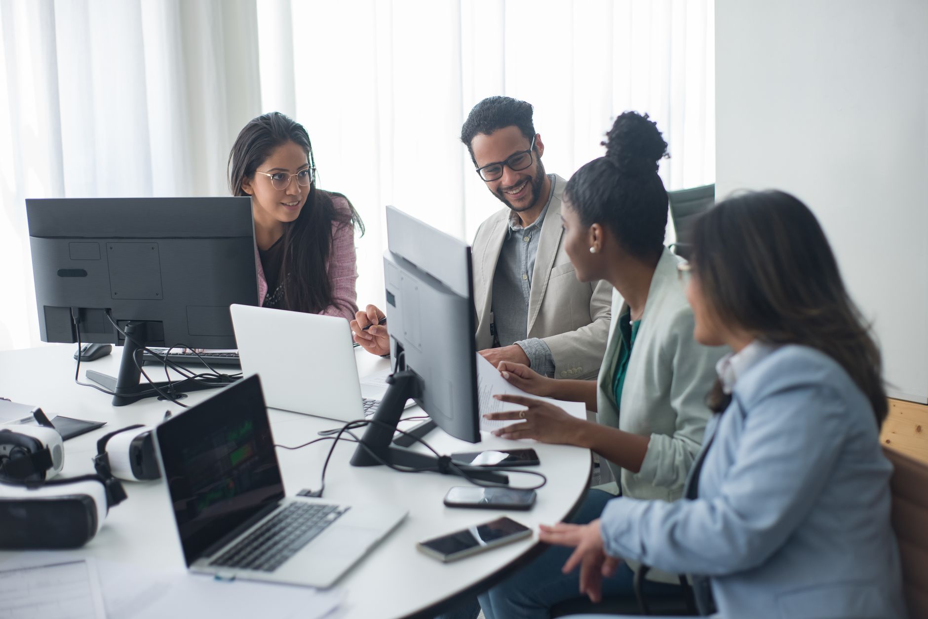 Planes de alquiler de computadores para empresas en Cali: comparativa de opciones