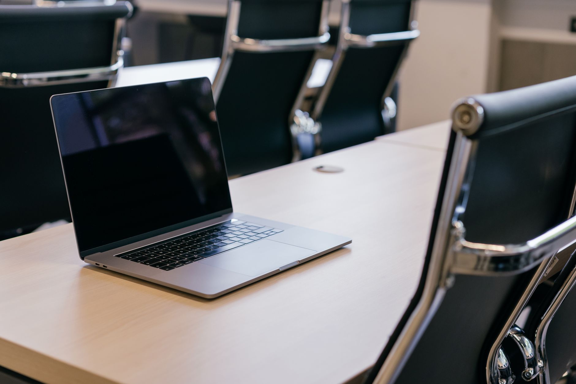 Qué incluye realmente el alquiler de computadores para empresas en Cali