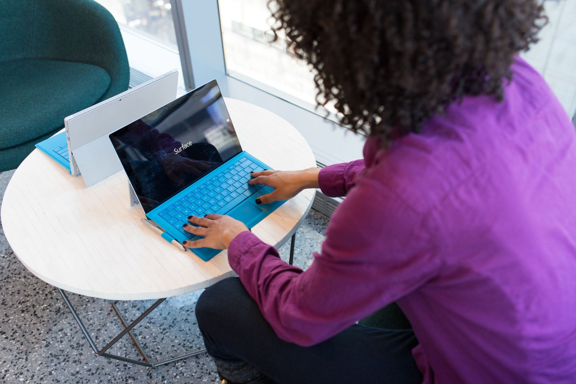 Precios Mensuales de Renting de Laptops Empresarial en Cali: Comparativa por Perfil