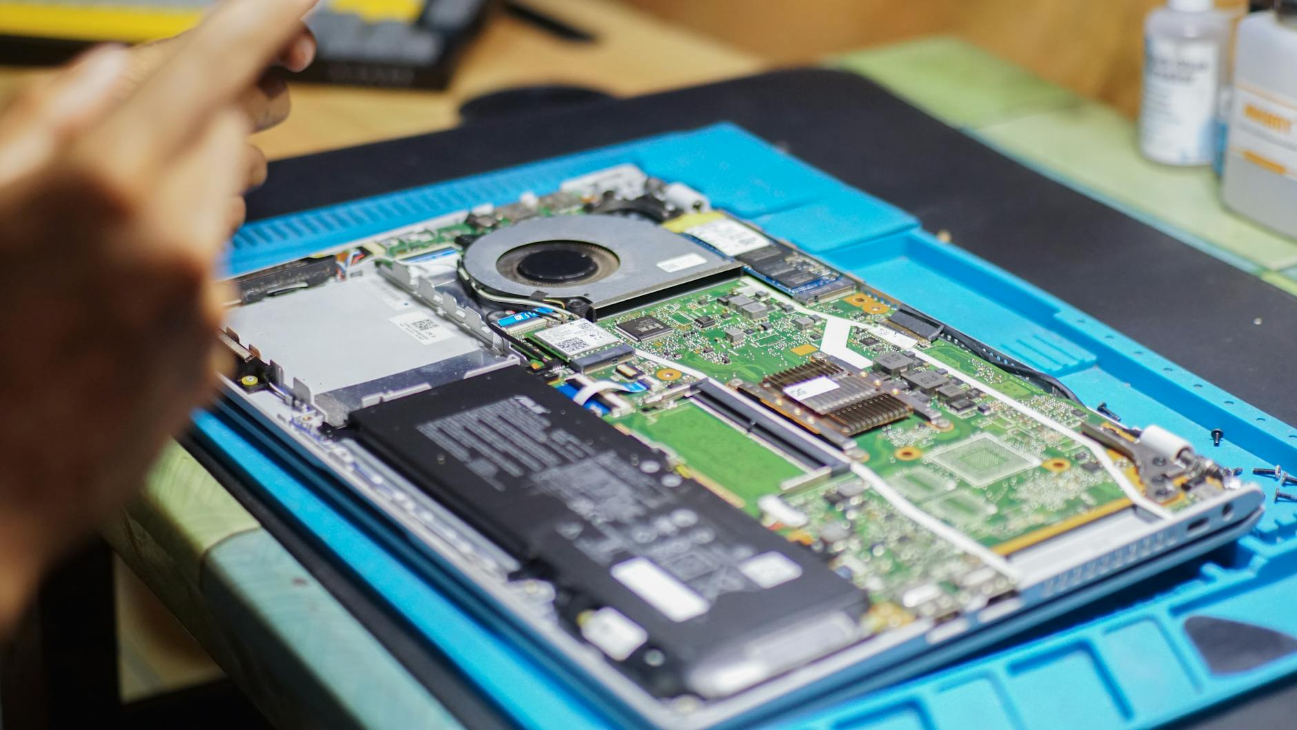 Qué Incluye un Plan de Alquiler de Computadores para Empresas en Cali