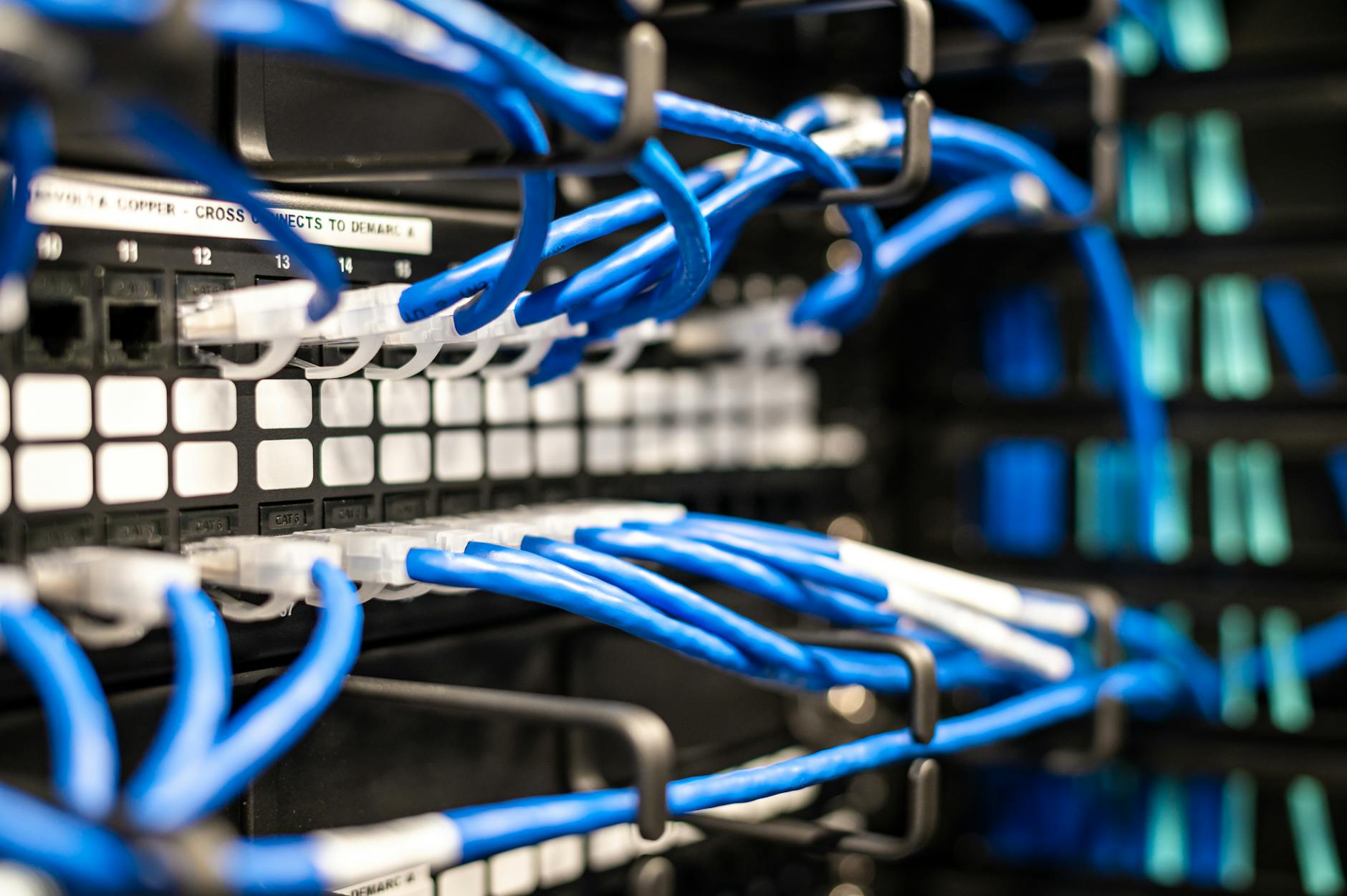 Por qué el cableado estructurado certificado define el rendimiento real de tu red