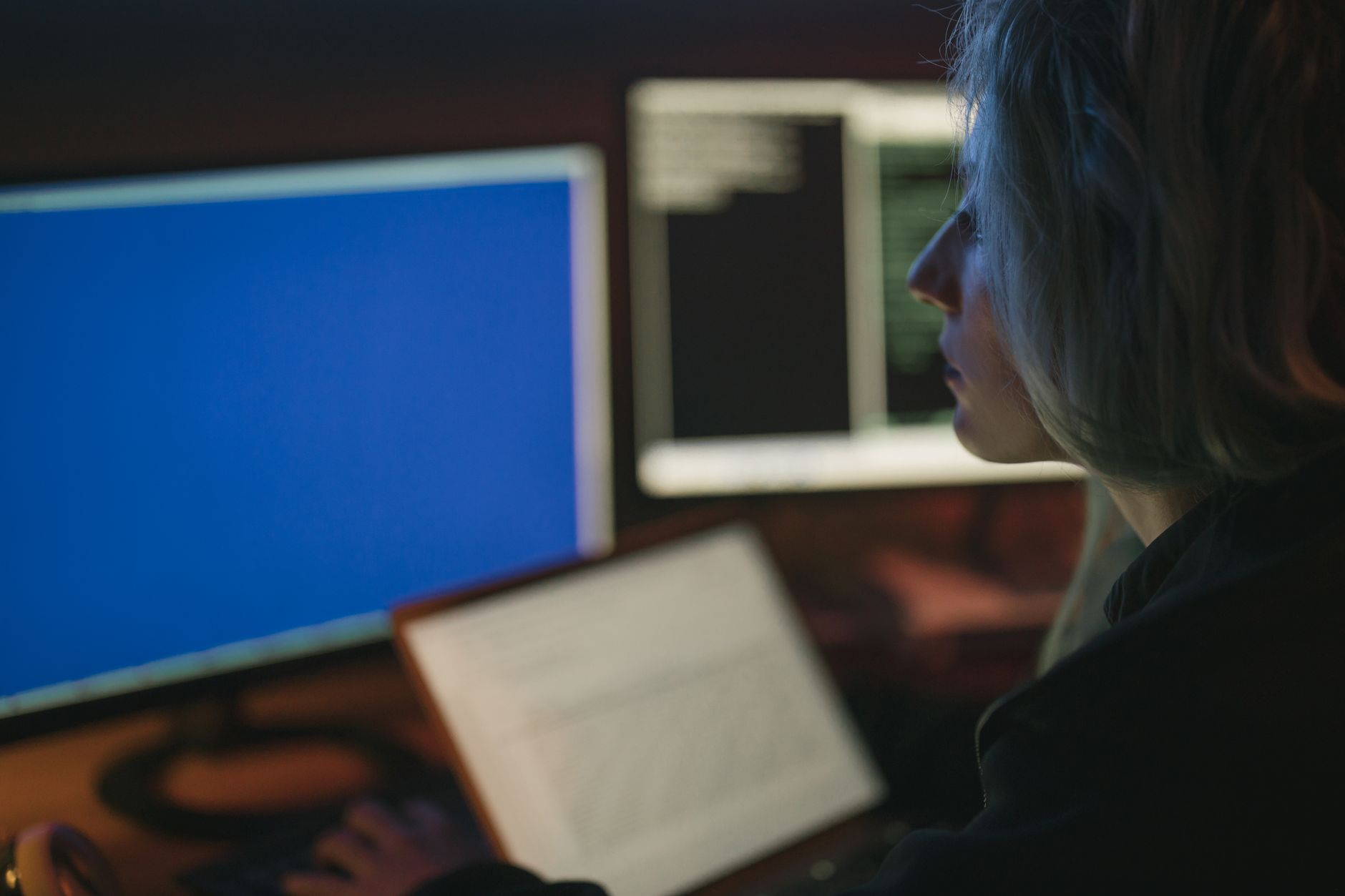 Por qué el antivirus de consumo masivo destruye la seguridad corporativa en Cali